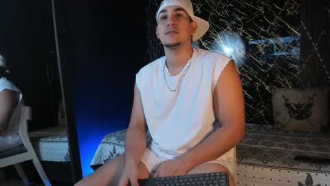 massimo_vidal online show from May 7, 2026, 5:29 pm