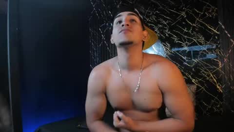 massimo_vidal online show from May 20, 2026, 1:50 pm