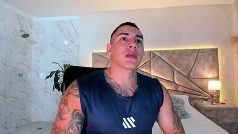 Snapshot of massimocontie_ chatting on December 3, 2024, 11:33 am Massimo Contie online show from December 3, 2024, 11:33 am