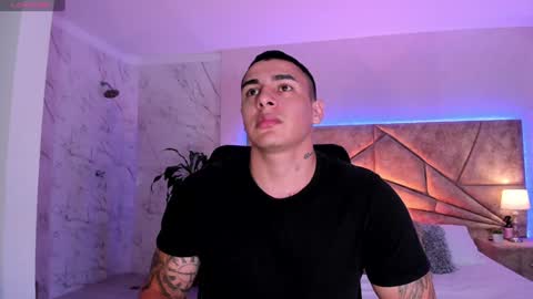 Snapshot of massimocontie_ chatting on December 6, 2024, 3:55 pm Massimo Contie online show from December 6, 2024, 3:55 pm