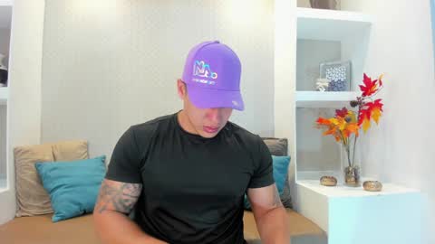 Snapshot of massimocontie_ chatting on January 7, 2025, 11:58 am Massimo Contie online show from January 7, 2025, 11:58 am