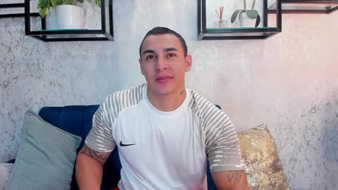 Snapshot of massimocontie_ chatting on February 16, 2025, 3:05 pm Massimo Contie online show from February 16, 2025, 3:05 pm