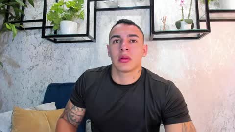 Snapshot of massimocontie_ chatting on March 1, 2025, 2:02 pm Massimo Contie online show from March 1, 2025, 2:02 pm