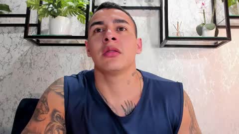 Snapshot of massimocontie_ chatting on March 7, 2025, 11:40 am Massimo Contie online show from March 7, 2025, 11:40 am