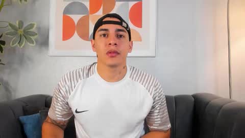 Snapshot of massimocontie_ chatting on November 2, 2025, 11:01 am Massimo Contie online show from November 2, 2025, 11:01 am