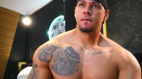 massimowalton2 online show from November 5, 2025, 12:05 pm