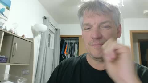 Snapshot of master_thorn chatting on May 20, 2026, 3:02 am Master Thorn online show from May 20, 2026, 3:02 am