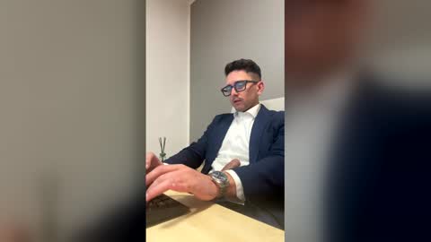 Snapshot of masterboss_fl chatting on April 7, 2026, 11:32 am Master Boss online show from April 7, 2026, 11:32 am