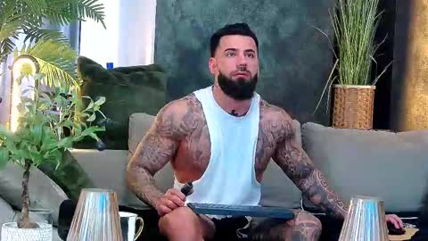 masterkingofmuscle online show from March 25, 2026, 9:26 am