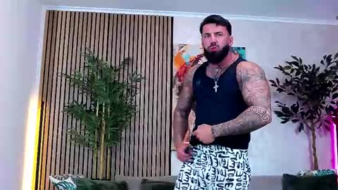Snapshot of masterkingofmuscle chatting on May 18, 2026, 8:14 pm masterkingofmuscle online show from May 18, 2026, 8:14 pm
