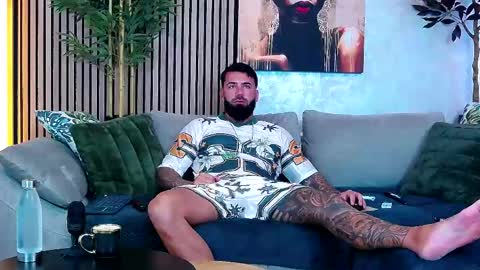 Snapshot of masterkingofmuscle chatting on June 1, 2026, 7:43 am masterkingofmuscle online show from June 1, 2026, 7:43 am