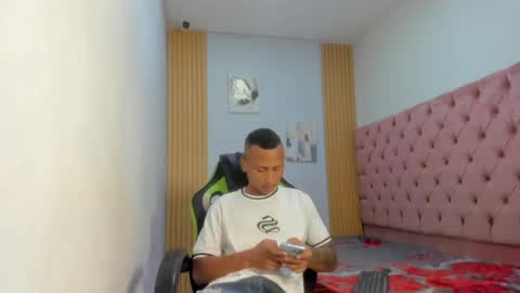 Snapshot of mastermorenohot23 chatting on April 27, 2026, 2:53 am mastermorenohot23 online show from April 27, 2026, 2:53 am