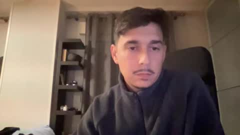 Aaron online show from December 5, 2025, 7:21 pm