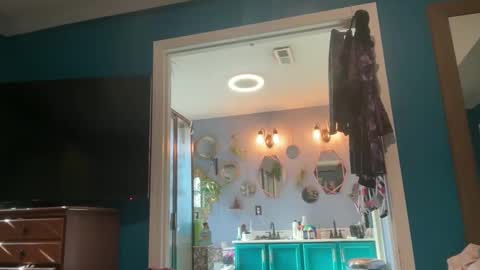 Jer and Kel online show from November 28, 2025, 4:42 pm