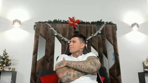 mateo_dilucajs1 online show from December 5, 2025, 8:16 pm