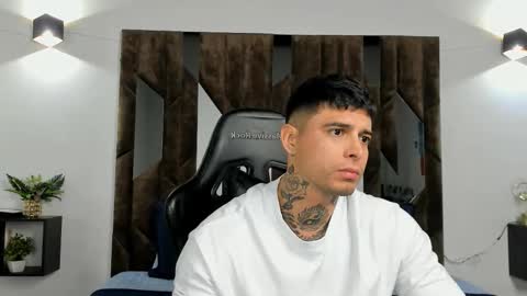 mateo_dilucajs1 online show from January 8, 2026, 9:06 pm