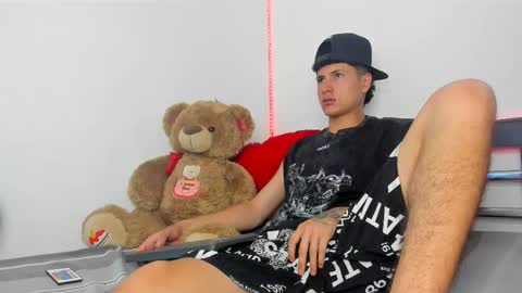 mateo_escobar online show from October 25, 2025, 8:25 pm