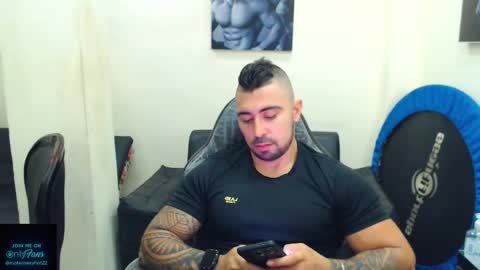 Snapshot of mateosexyhot22 chatting on April 25, 2026, 9:45 pm Mateo online show from April 25, 2026, 9:45 pm