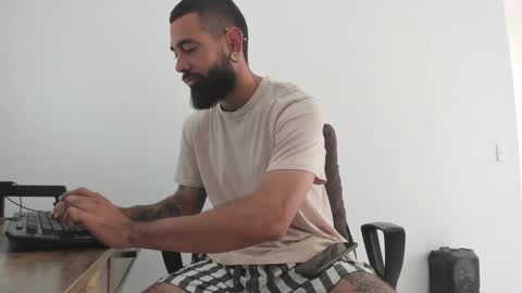 Snapshot of matheusbeard2 chatting on December 9, 2024, 6:25 pm Matheus online show from December 9, 2024, 6:25 pm