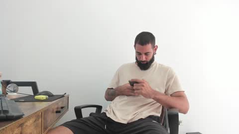 Snapshot of matheusbeard2 chatting on January 14, 2025, 6:28 pm Matheus online show from January 14, 2025, 6:28 pm