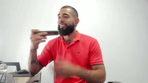 Snapshot of matheusbeard2 chatting on January 18, 2025, 9:55 pm Matheus online show from January 18, 2025, 9:55 pm