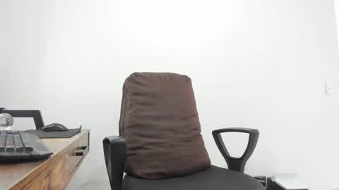 Snapshot of matheusbeard2 chatting on February 6, 2025, 3:52 pm Matheus online show from February 6, 2025, 3:52 pm