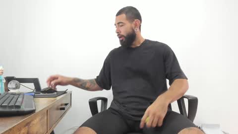 Snapshot of matheusbeard2 chatting on February 8, 2025, 4:36 pm Matheus online show from February 8, 2025, 4:36 pm