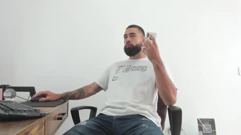 Snapshot of matheusbeard2 chatting on February 12, 2025, 4:11 pm Matheus online show from February 12, 2025, 4:11 pm