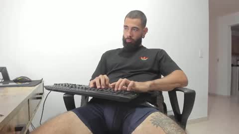 Snapshot of matheusbeard2 chatting on March 3, 2025, 10:20 pm Matheus online show from March 3, 2025, 10:20 pm