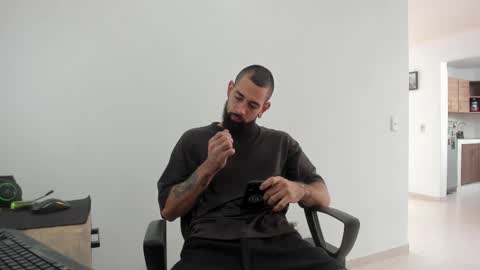 Snapshot of matheusbeard2 chatting on September 16, 2025, 2:40 pm Matheus online show from September 16, 2025, 2:40 pm