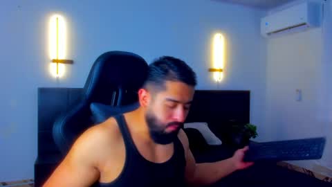Snapshot of mathew_flintt chatting on June 3, 2026, 7:19 pm Mathew Flintt online show from June 3, 2026, 7:19 pm