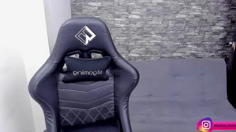 Mathew Independent model online show from January 12, 2026, 9:53 pm