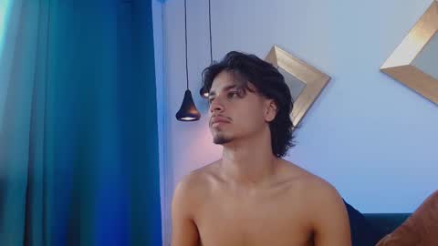 Mathew online show from November 5, 2025, 7:03 pm