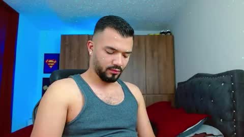 mathewhot3 online show from November 28, 2025, 6:16 am