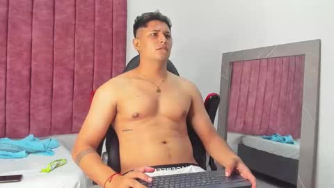 mathias cocks online show from December 4, 2024, 1:03 am