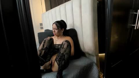 Snapshot of mathilda_liz chatting on April 18, 2026, 1:37 pm mathilda_liz online show from April 18, 2026, 1:37 pm
