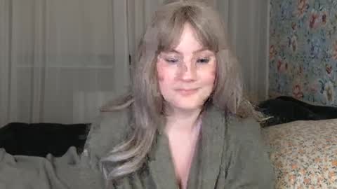 mathilde_solveig online show from December 29, 2024, 3:57 pm