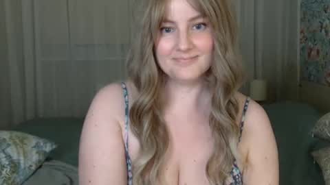 mathilde_solveig online show from December 30, 2024, 6:38 pm