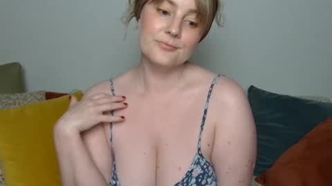 mathilde_solveig online show from October 25, 2025, 4:46 pm