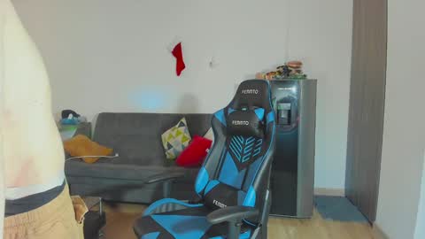 Snapshot of mathwx_ chatting on December 31, 2024, 9:39 pm Alejandro Alex online show from December 31, 2024, 9:39 pm