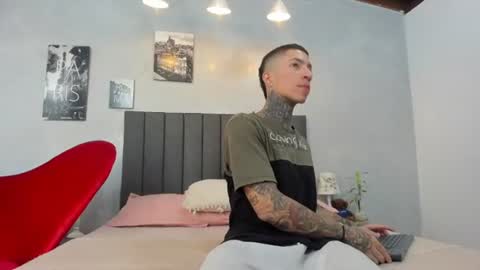 Snapshot of matias_son chatting on December 29, 2024, 7:22 pm Matias Son online show from December 29, 2024, 7:22 pm