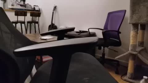 matissescapeparis online show from January 13, 2025, 6:59 pm