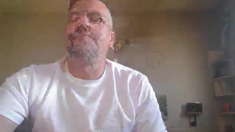 Snapshot of matrike1 chatting on May 2, 2026, 11:04 am matrike1 online show from May 2, 2026, 11:04 am