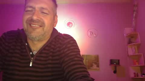 Snapshot of matrike1 chatting on May 13, 2026, 7:33 pm matrike1 online show from May 13, 2026, 7:33 pm