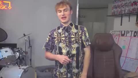 Matt Cash online show from October 4, 2025, 1:03 am