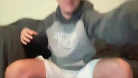 Snapshot of mattdawg13 chatting on September 18, 2025, 12:12 am MattDawg13 online show from September 18, 2025, 12:12 am