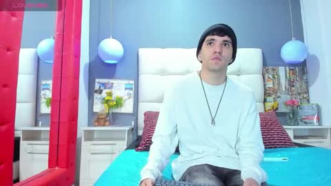 ---Matteo--- online show from November 2, 2025, 2:36 am