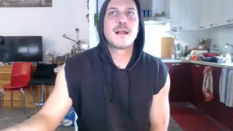 Snapshot of matteushh87 chatting on February 27, 2025, 9:54 am matteushh87 online show from February 27, 2025, 9:54 am