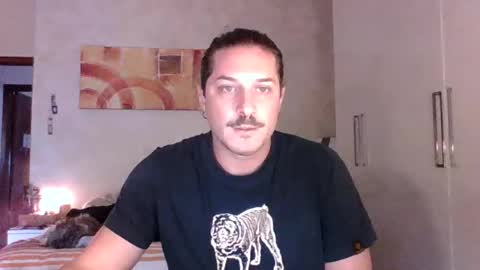 Snapshot of matteushh87 chatting on October 21, 2025, 8:15 am matteushh87 online show from October 21, 2025, 8:15 am