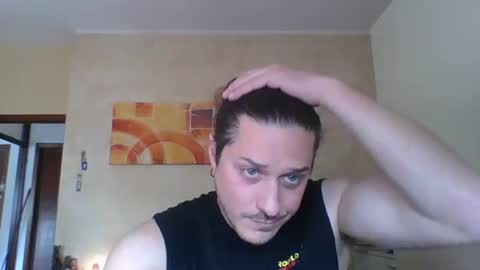 matteushh87 online show from April 1, 2026, 10:38 am